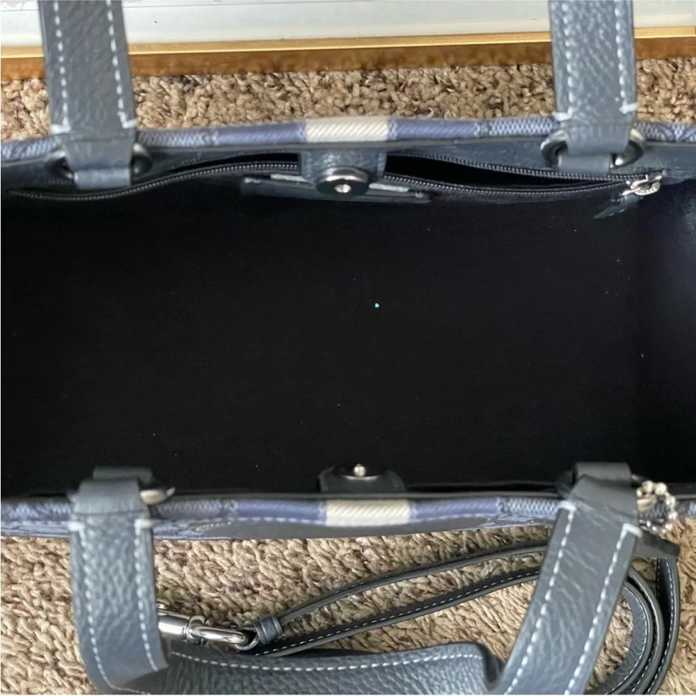 Coach Purse - Picture 2 of 4